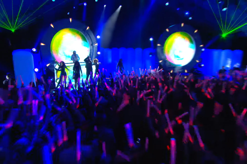 2012 Grammy Awards: Rihanna and Cris Brown + David Guetta, LIL Wayne