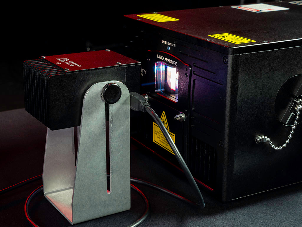 Laser beam shines into beam analyzer.