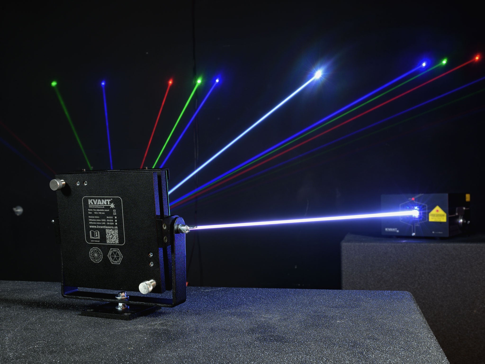 Laser diffraction mirror